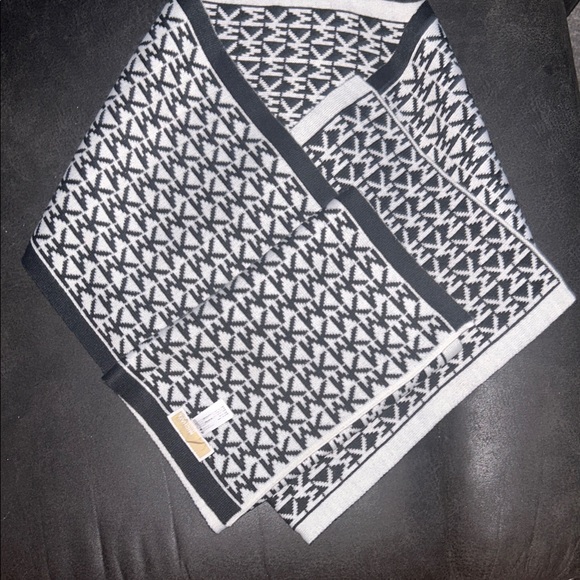 Michael Kors Accessories - Michael Kors Black and White Geometric Scarf